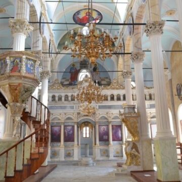 ΕΝΑΣ ΤΑΞΙΑΡΧΗΣ ΣΤΟ ΑΙΒΑΛΙ 1 ΕΝΑΣ ΤΑΞΙΑΡΧΗΣ ΣΤΟ ΑΙΒΑΛΙ 1