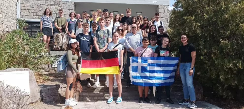 Μουσείο Φυσικής Ιστορίας Απολιθωμένου Δάσους Λέσβου.jpeg Το Γεωπάρκο Λέσβου και το Απολιθωμένο Δάσος εκπαιδευτικός προορισμός για σχολεία από την Ευρώπη