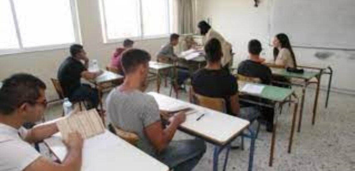 αρχείο λήψης.jpg πληθωρα αριστουχων Πληθώρα αριστούχων στα σχολεία μας