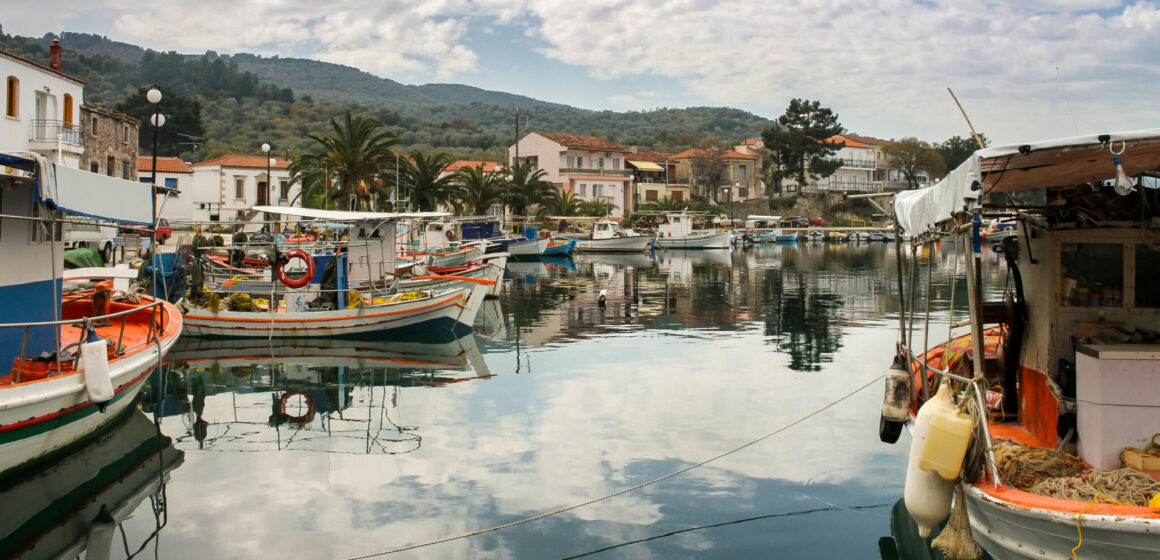 The,Traditional,Fishing,Port,Of,Skala,Polichnitos,,In,Lesvos,Island, Πολιχνίτος: Ένα χωριό-ανοιχτό μουσείο στα νοτιοδυτικά της Λέσβου